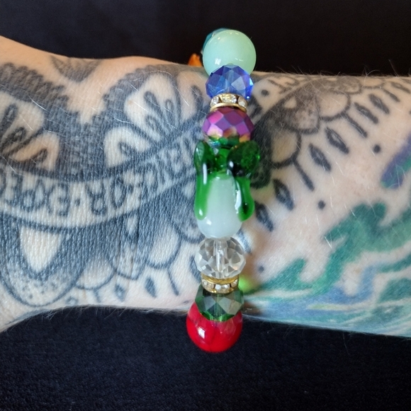 Asian Inspired Multicolor Beaded Bracelet - Picture 7 of 7